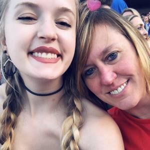 Meet your Posher, Lily